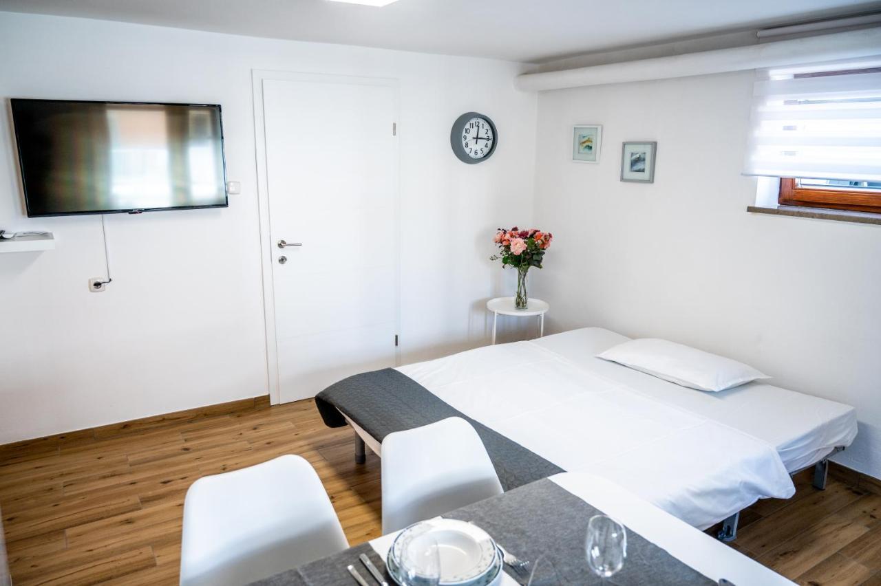 Apartments Krasna 포스토이나 외부 사진